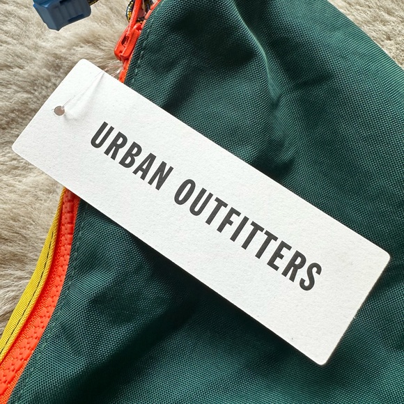 Urban Outfitters fanny pack - Picture 3 of 4
